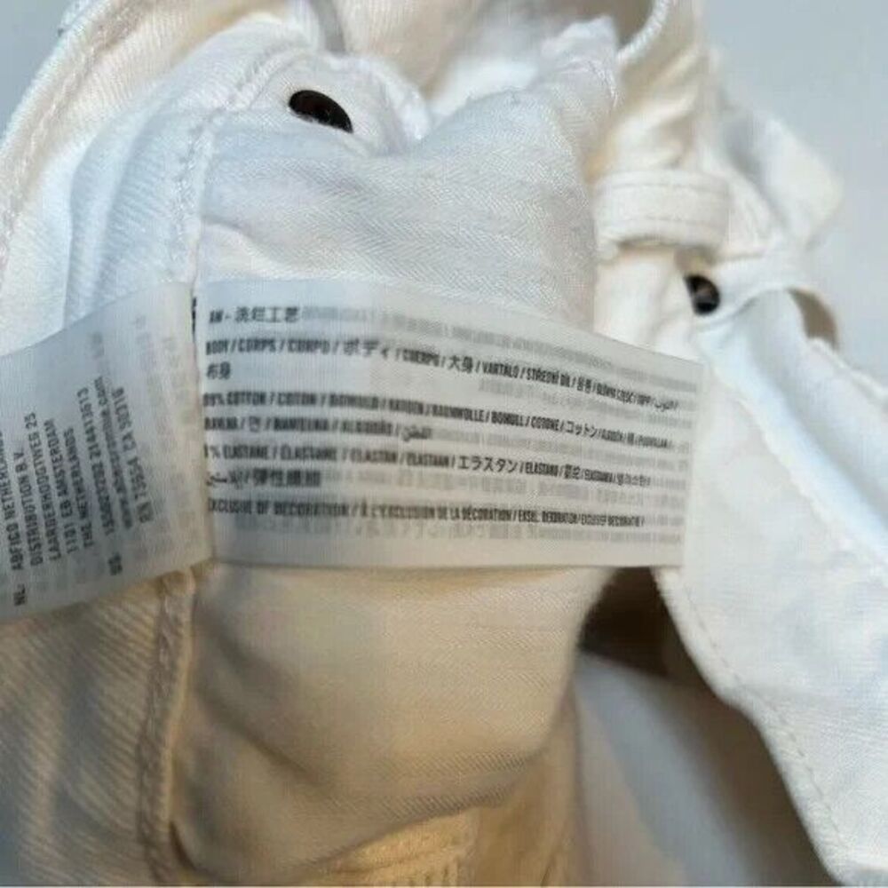Abercrombie & Fitch White High Rise Mom Jean Distressed Size 30/10R - Picture 3 of 5